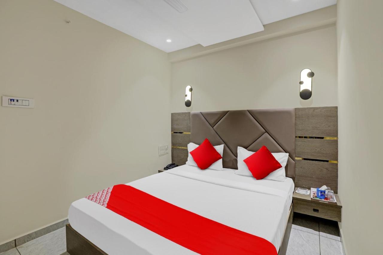 Hotel O Shree Palace Utran Luaran gambar