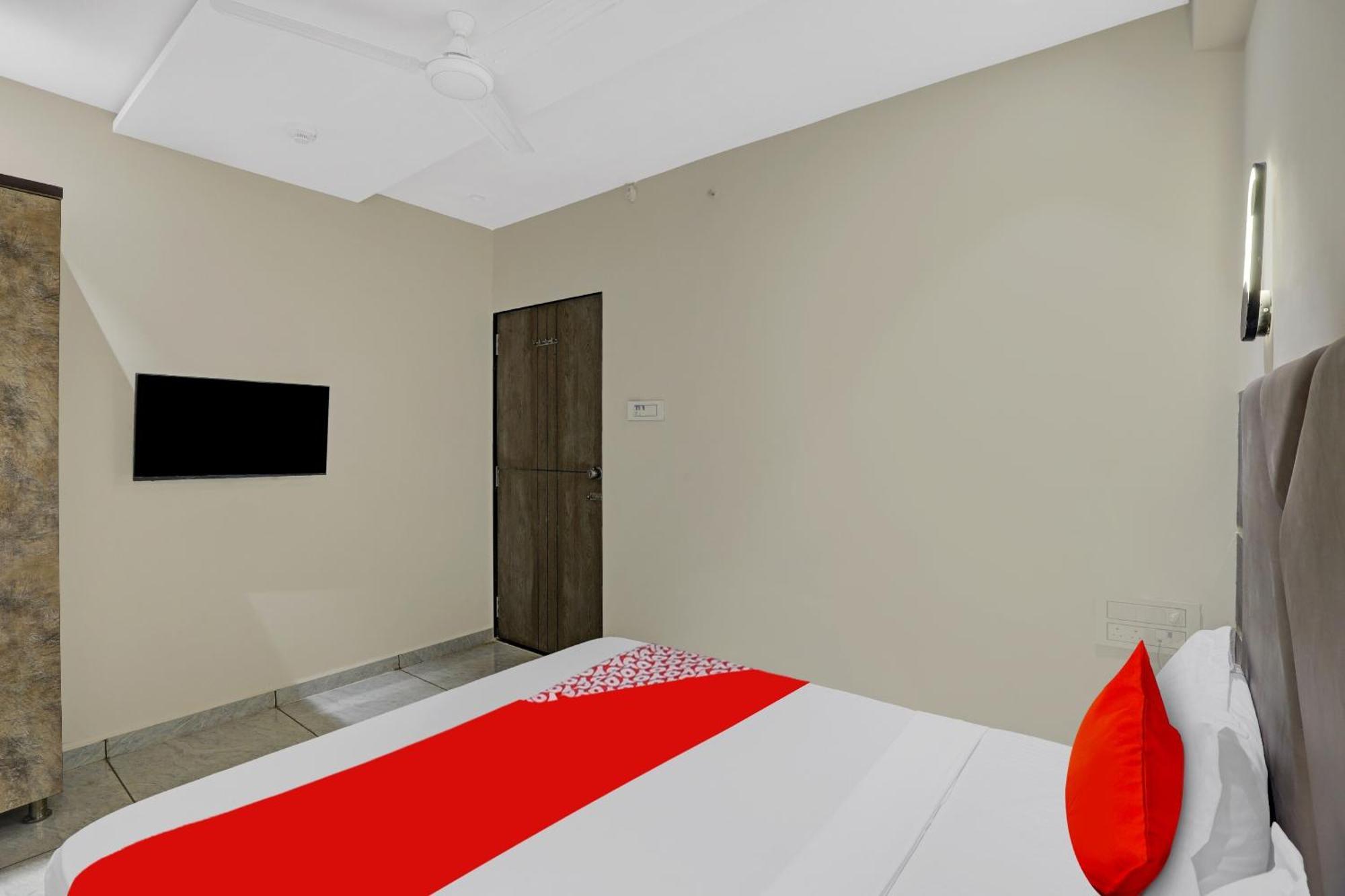 Hotel O Shree Palace Utran Luaran gambar